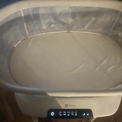 4 Moms Bassinet 