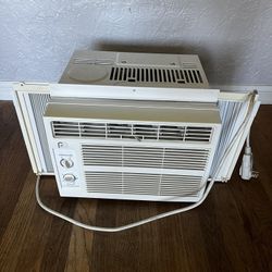 Perfect Aire 5000 BTU Window AC Unit 