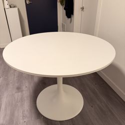 Tulip Dining Table For 4