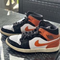 Nike Air Jordan One Mid Basketball 