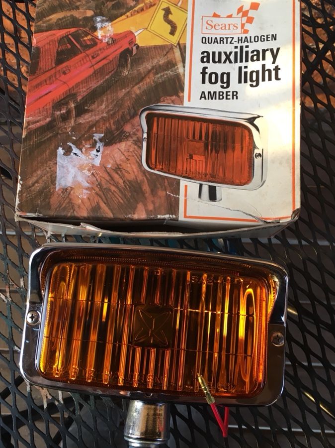 Two Vintage Sears Quartz-Halogen Auxiliary Fog Lights Amber #5571 NEW