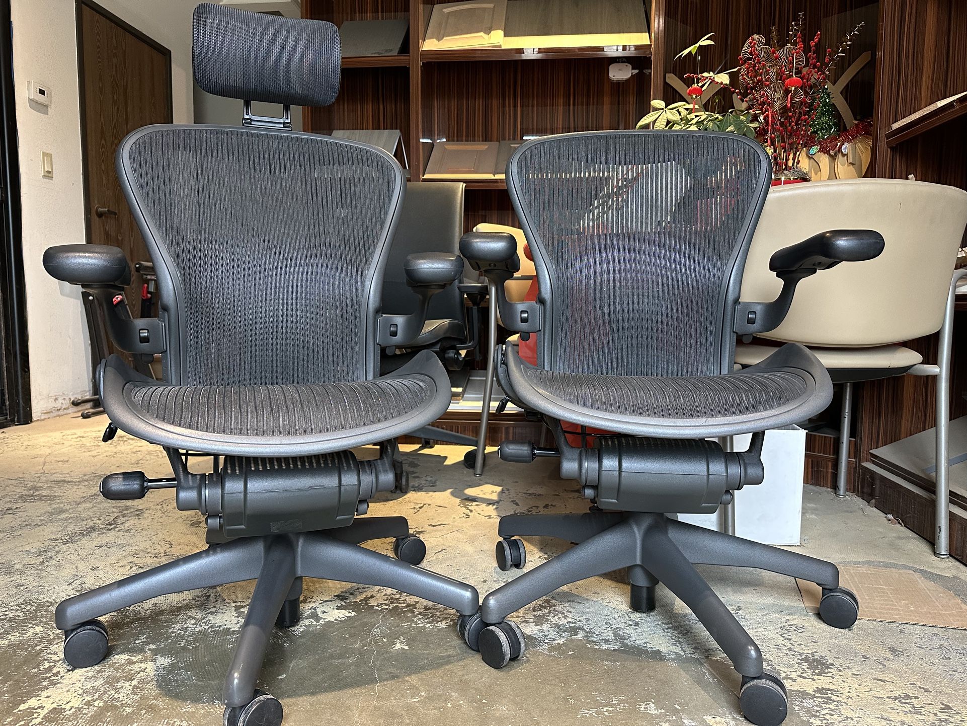 Excellent Condition Fully Loaded Herman Miller Aeron Office Chairs