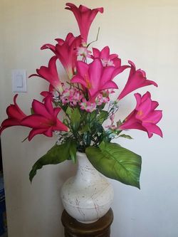 New artificial floral arrangement