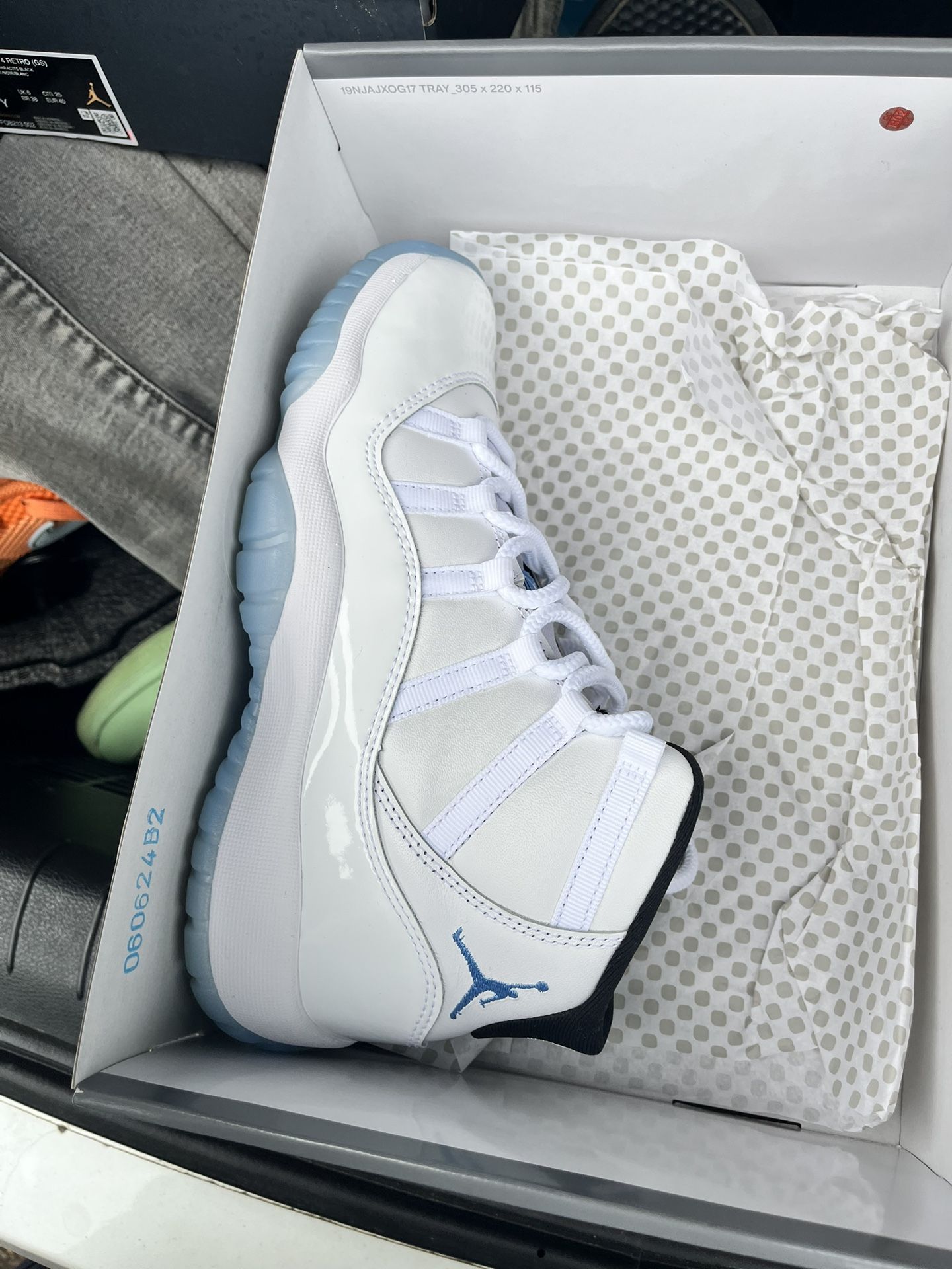 Air Jordan Legend Blue 11s Size 7