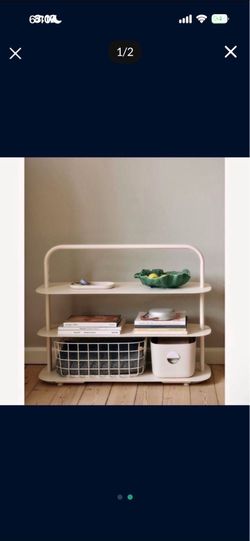 One Heavy Metal Oval 3-Tier Commercial Store Display Case