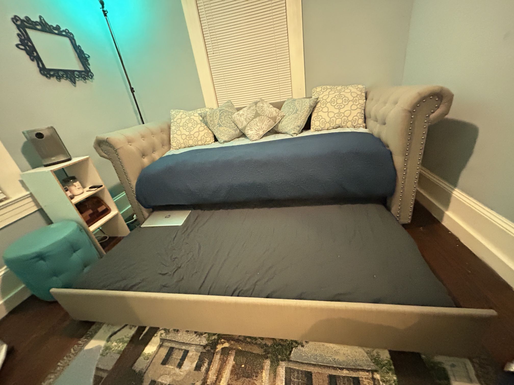 Gray Daybed with Trundle, 2 Mattresses, 2 Comforters and Pillows