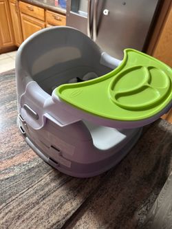 Baby/toddler seat with table