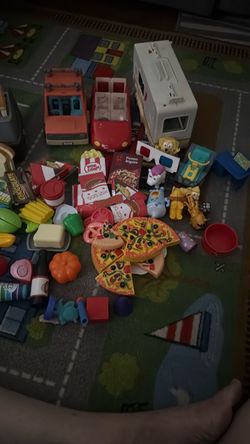 Assorted toy bundle