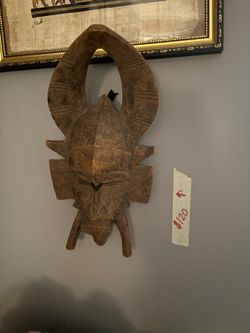 Senufo Kpelié Mask originates from the Senufo Peoples