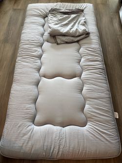 Japanese floor mattress
