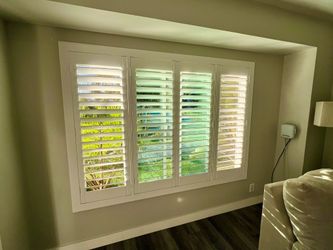 Custom Interior Window Shutters and installation. Persianas de Madera. Service Area:  All of Southern California. 951-573-2560