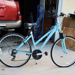 Schwinn Women's GTX-2 700c/28" Dual Sport Hybrid Bike - Light Blue