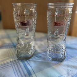 2 Glass Cups