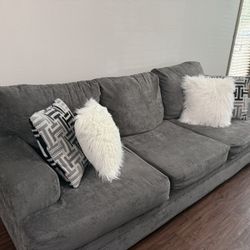 Modern 3-Seat Sofa – Great Condition