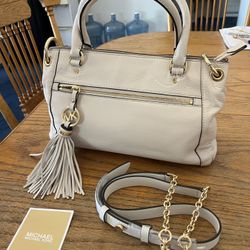 Like New Mk Micheal Kors Ivory White Pebble Leather Satchel / Crossbody Medium Purse 