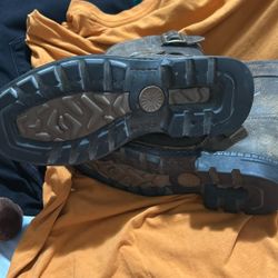 Ugg Rockville Boots Size 7.5