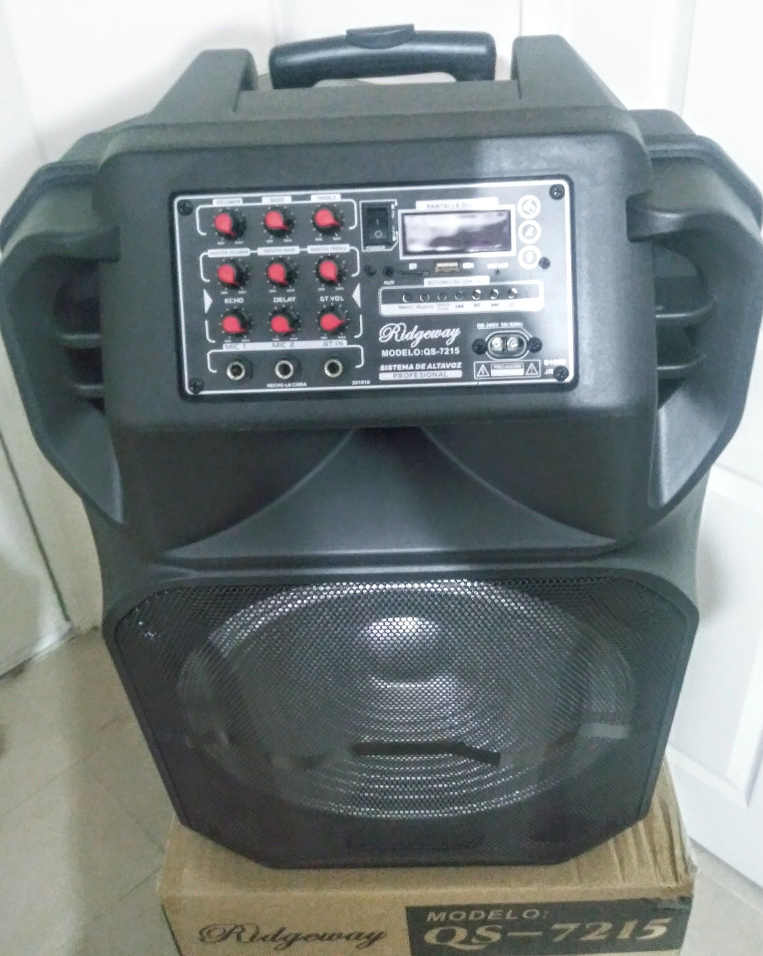 Ridgeway PORTABLE SPEAKER BLUETOOTH FMRadio KARAOKE USB TFCARD Control Remote 🎤 microphone Inc (3000W) batterie rechargeable 15 inch