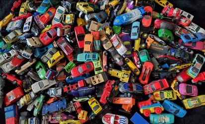 150 to 200 Hot wheel cars modern antique older early 2000s late '90s great deal most price to sell