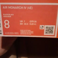 Nike Shoes Like New  NO lowballing 