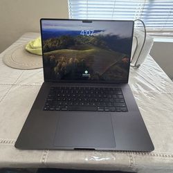 Macbook Pro M3 Pro 36gb RAM 512gb Storage