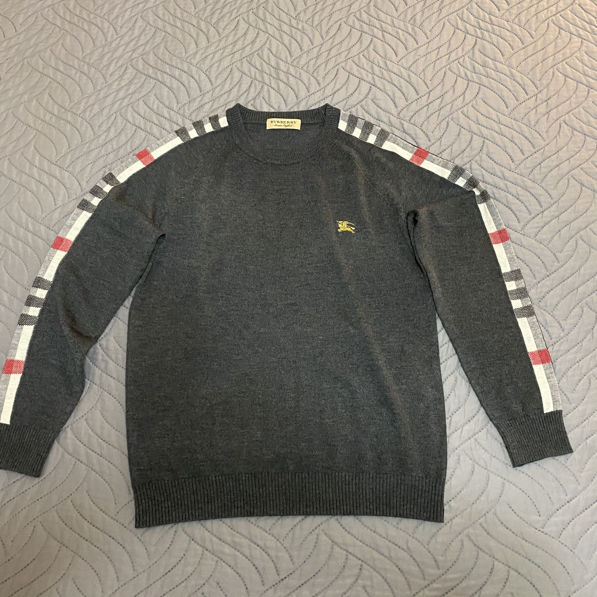 Burberry Sweater Size Small