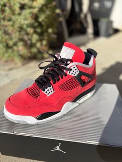 Jordan 4 toro bravos