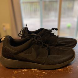 Black Nike Roshe Sz 10.5 Men’s 