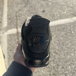 Retro Jordan 4 Black Cat