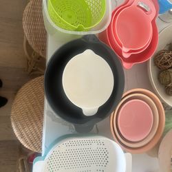 Mixing Bowls & Colanders 