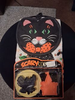 Scary Coo Halloween Kitchen Set