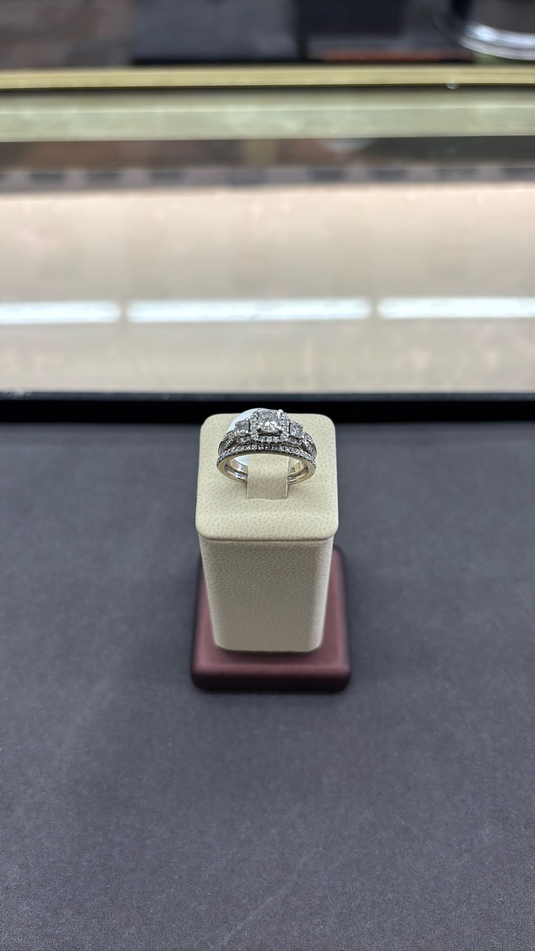 14k White Gold And Diamond Engagement Ring