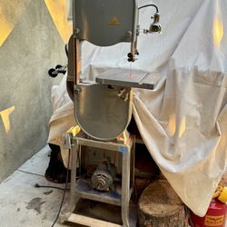 Early 14” Delta Bandsaw Restored 