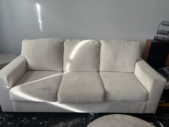 4-Piece Living Room Set- Excellent Condition