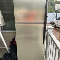 GE Stainless Steel Top And bottom refrigerator 
