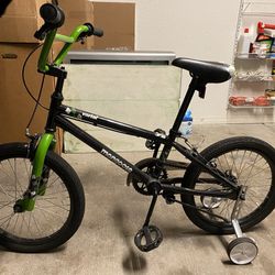 Mongoose Varial 18" Junior BMX Bicycle