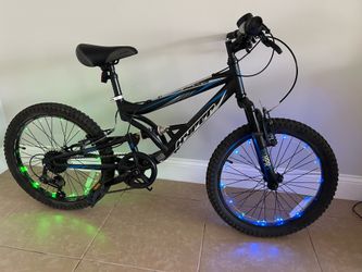 🚲 Hyper Shocker 20” Kids Mountain Bike – Almost New + Lights!