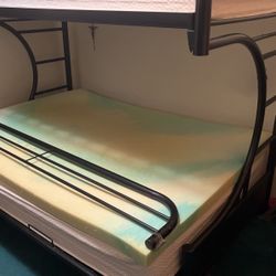 Metal Frame Bunk bed