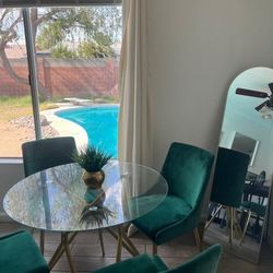 Like New Dining Table Set