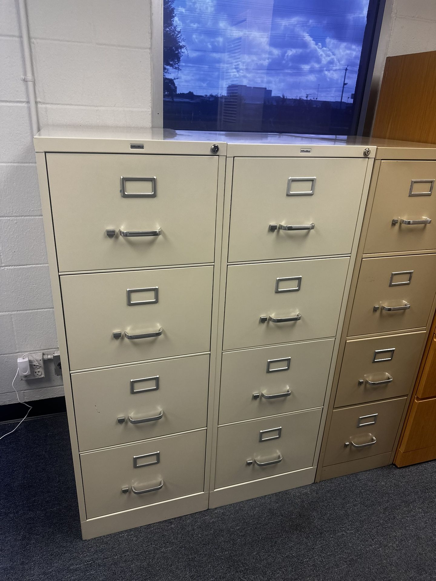 OFFICE/HOME FILE CABINET 4 DRAWERS METAL FILE 