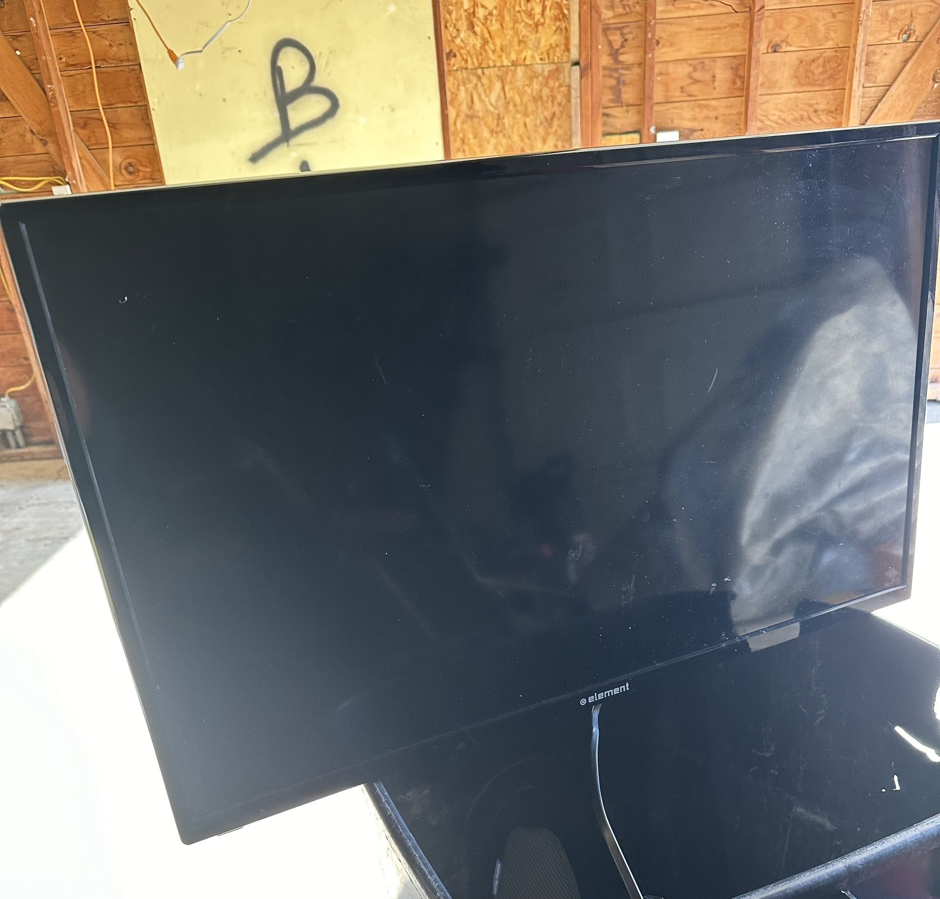 32inch TV ELEMENT GREAT CONDITION 