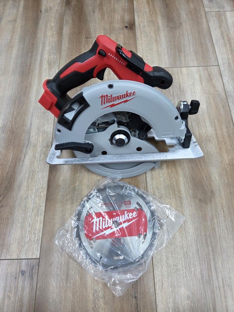 NEW Milwaukee M18 Brushless 7-1/4" Circular Saw 2631-20