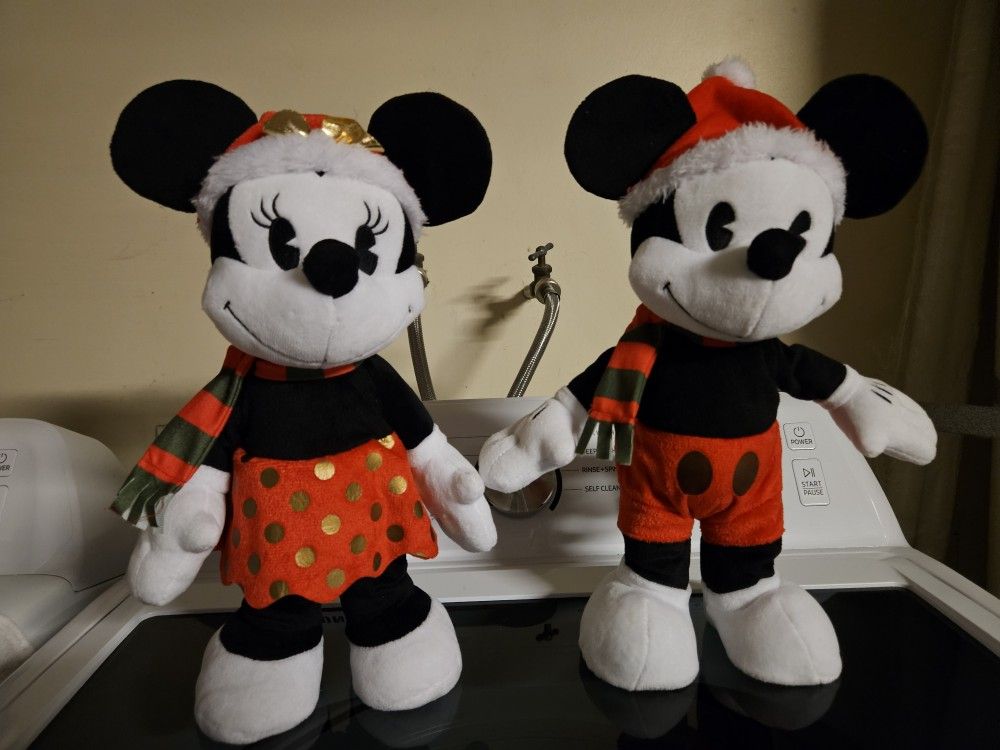 Mickey And Minnie Side Stepper Set. $25