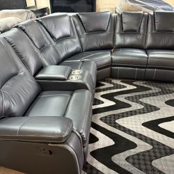 RECLINER LEATHER SECTIONAL BLACK $980
