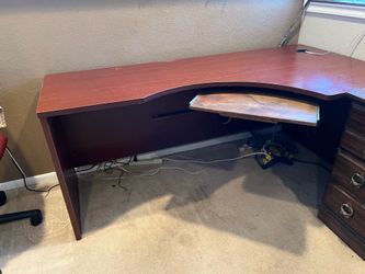 Computer desk