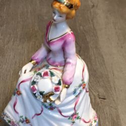 Decor Plays Music 9 Inches 