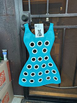 Super cute daisy dress scarf hanger