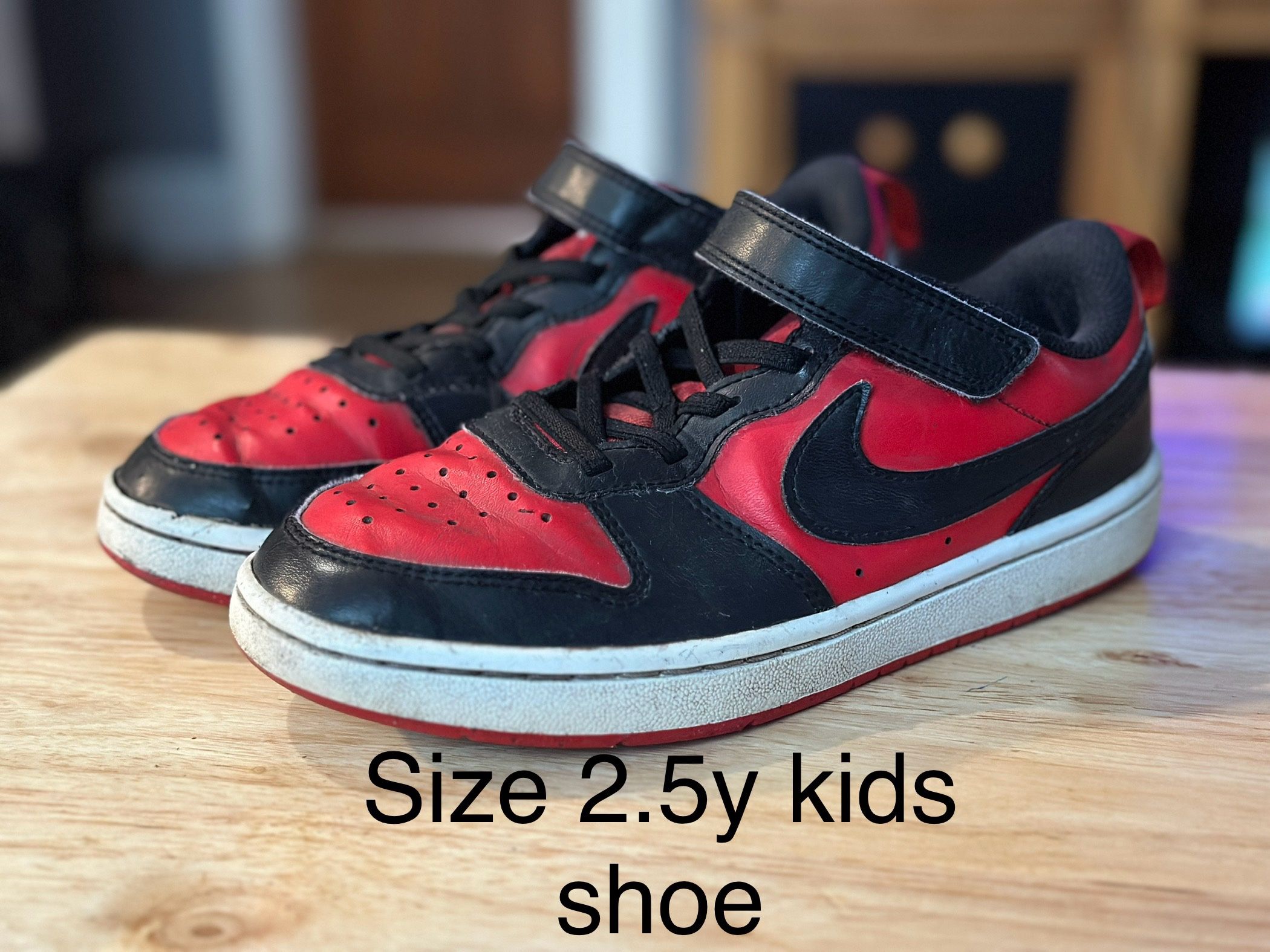 Size 2.5y Kids Shoe Nike