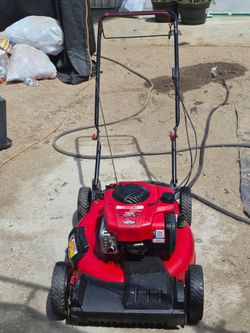 Troy Billt Self Prollped Law Mower In Good Working Condition