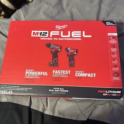 Milwaukee M12 FUEL 12-Volt Lithium-Ion Brushless Cordless Hammer Drill and Impact Driver Combo Kit w/2 Batteries and Bag (2-Tool)