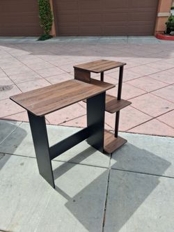 Computer desk